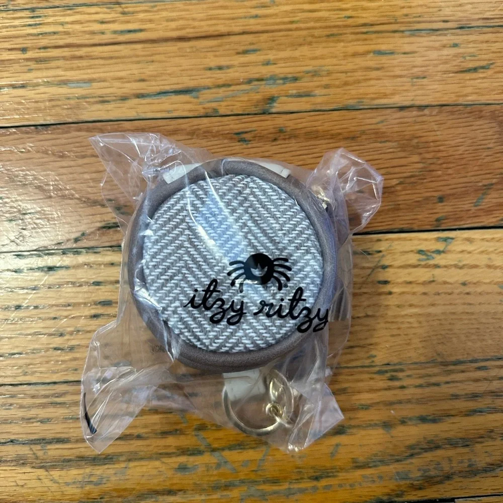 Itzy Ritzy Pacifier Charm Pod Taupe